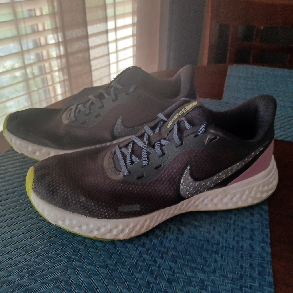 Nike Womens 75